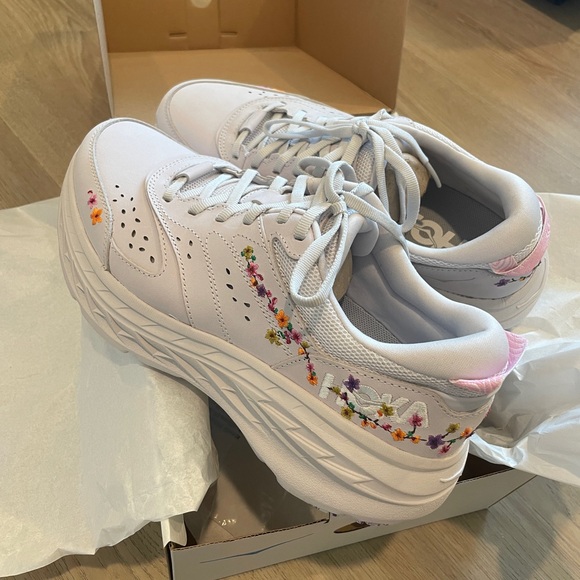 Hoka One One Shoes - HOKA Vibrant Bloom Bondi L